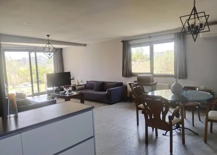 Villa Cottage